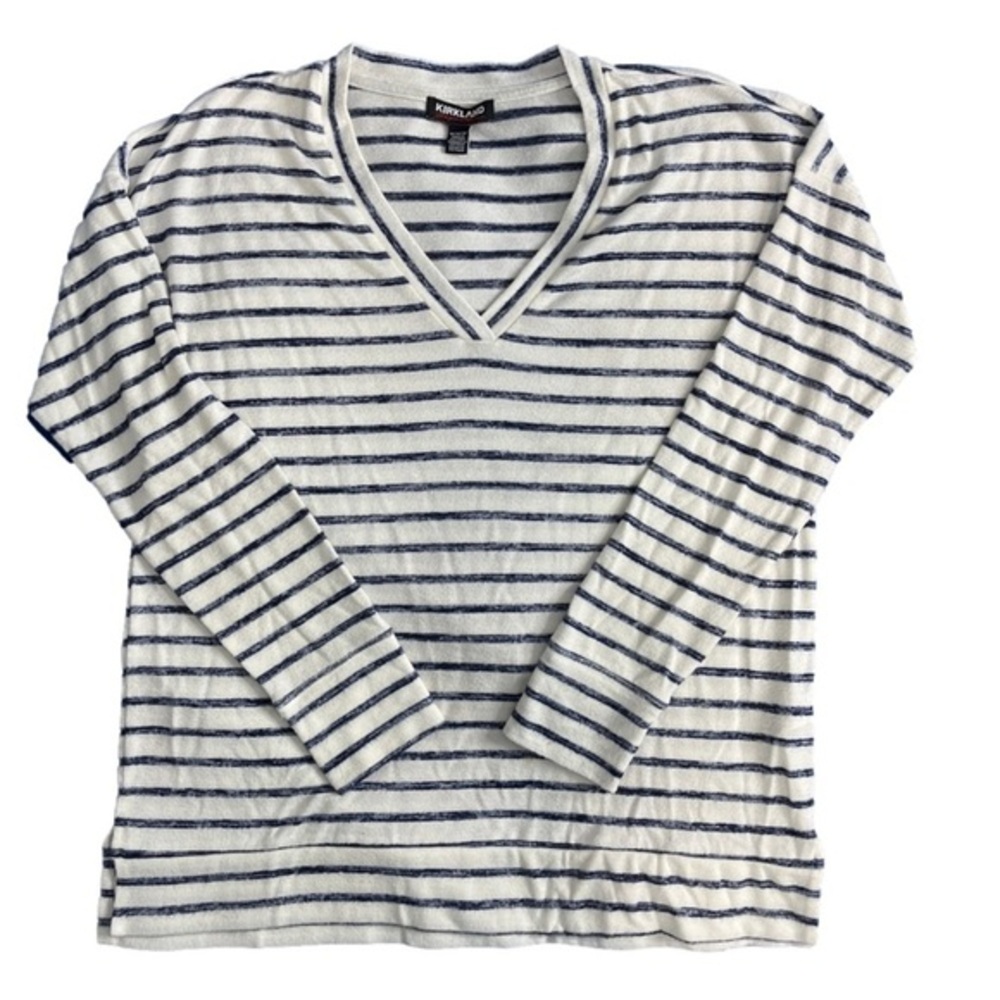 ⭐️ Kirkland striped long-sleeved V-neck top- size Medium